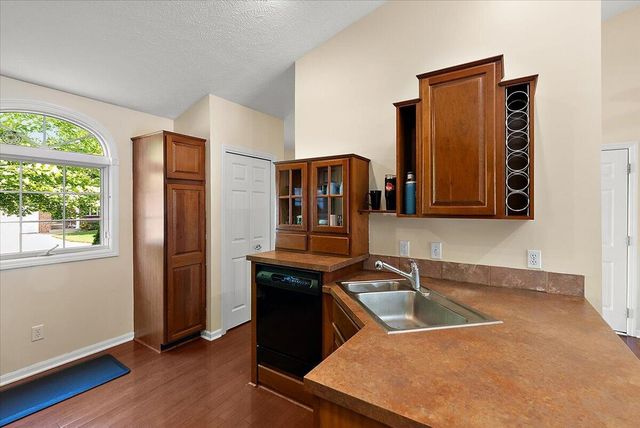 2960 Bentbrooke Drive, Holland, MI 49424