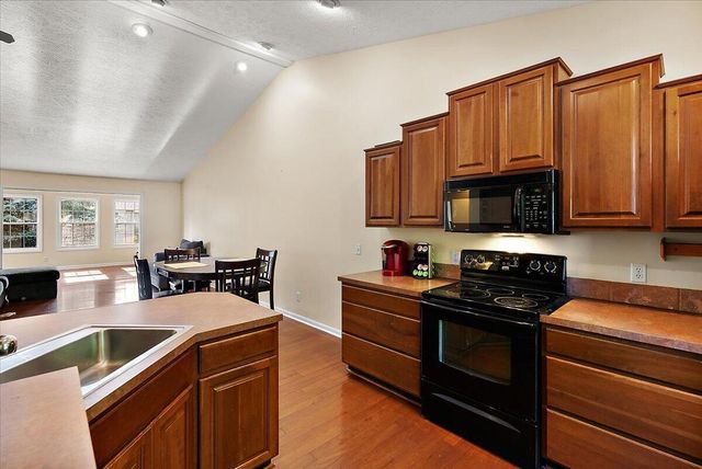 2960 Bentbrooke Drive, Holland, MI 49424