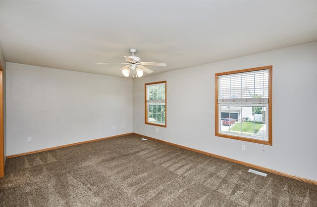 7732 Beechtree Lane, West Des Moines, IA 50266