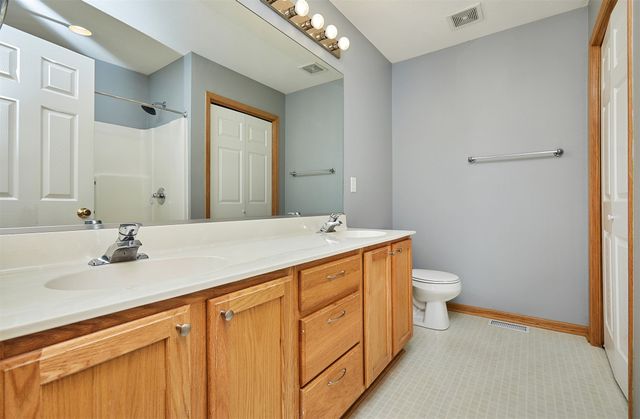 7732 Beechtree Lane, West Des Moines, IA 50266