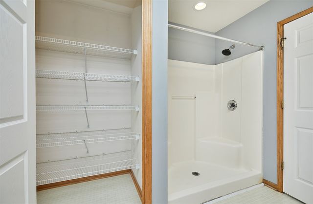 7732 Beechtree Lane, West Des Moines, IA 50266