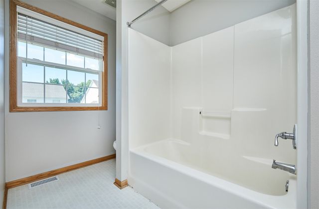 7732 Beechtree Lane, West Des Moines, IA 50266