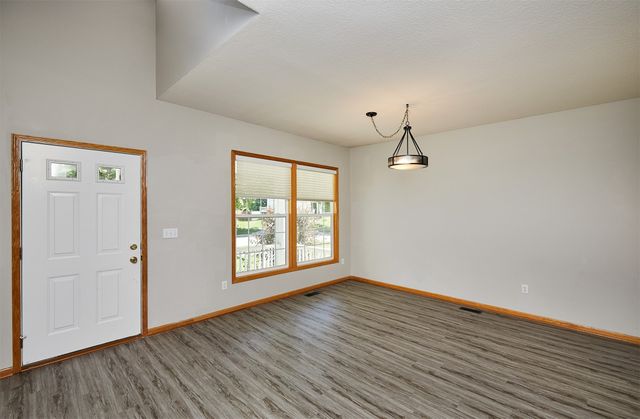 7732 Beechtree Lane, West Des Moines, IA 50266