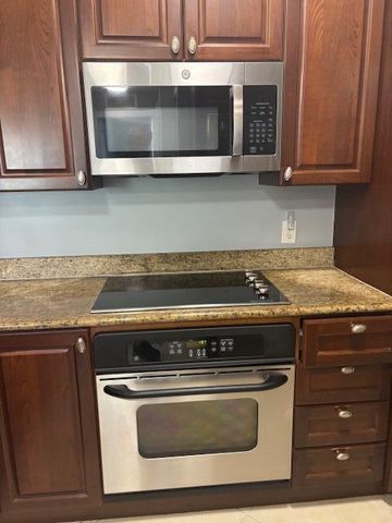 2401 Renaissance Way, Boynton Beach, FL 33426