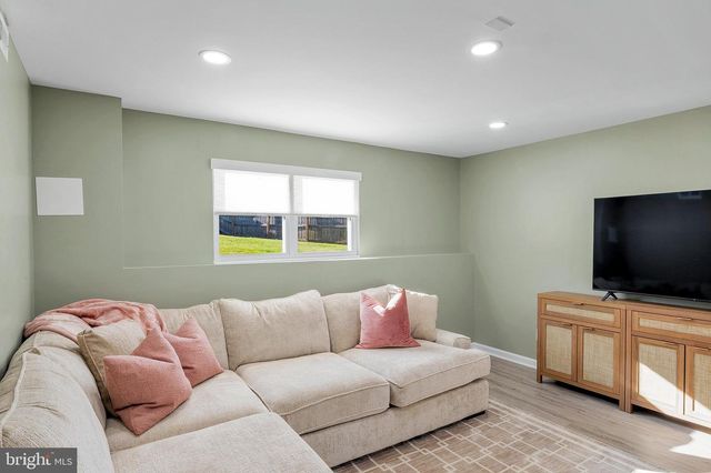 1003 BERKLEY DR, Sykesville, MD 21784