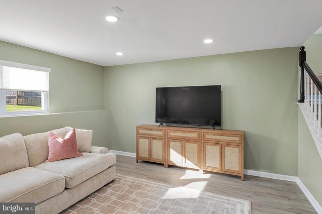 1003 BERKLEY DR, Sykesville, MD 21784