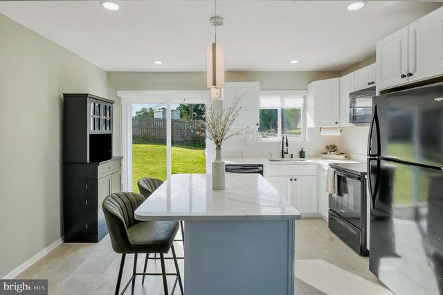 1003 BERKLEY DR, Sykesville, MD 21784
