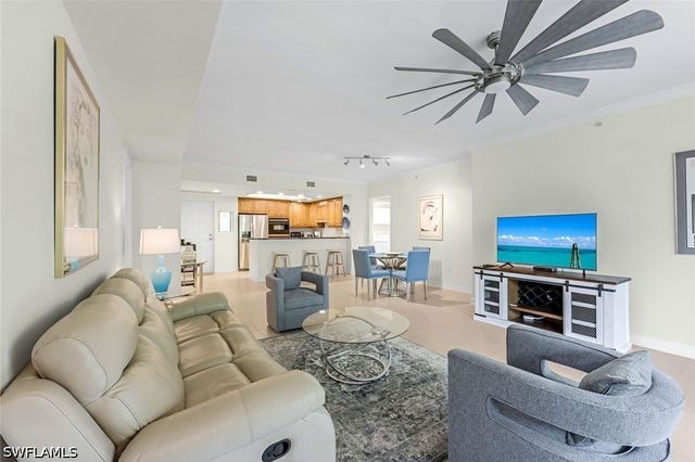 2728 Tiburon BLVD E A204, Naples, FL 34109