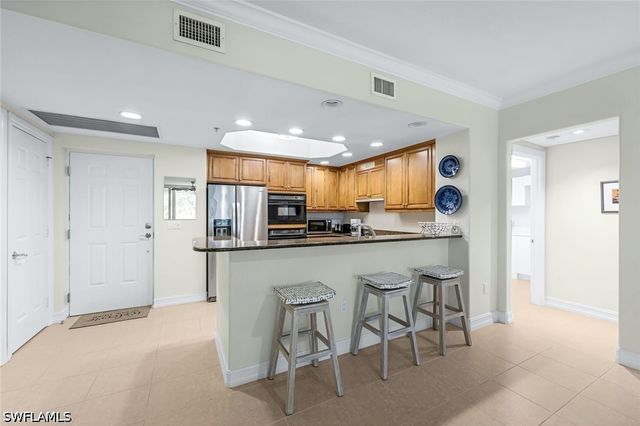 2728 Tiburon BLVD E A204, Naples, FL 34109