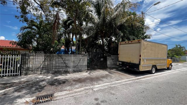 1531 NW 59th St, Miami, FL 33142