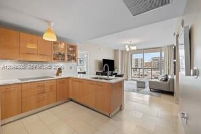 6799 Collins Avenue 606, Miami Beach, FL 33141