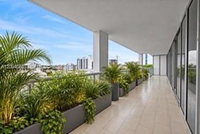6799 Collins Avenue 606, Miami Beach, FL 33141