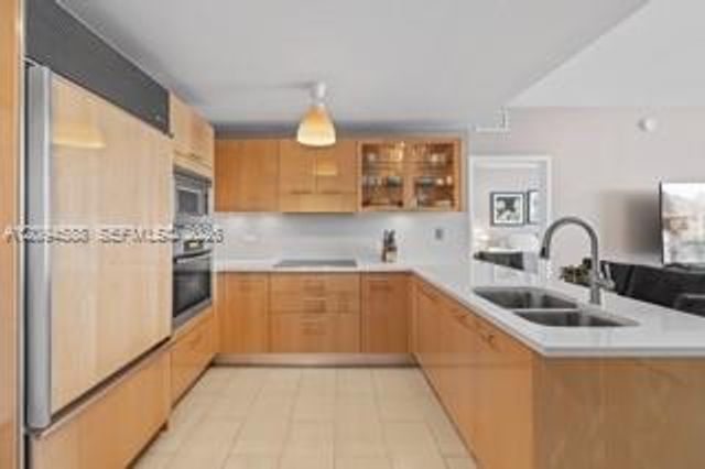 6799 Collins Avenue 606, Miami Beach, FL 33141