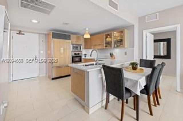 6799 Collins Avenue 606, Miami Beach, FL 33141
