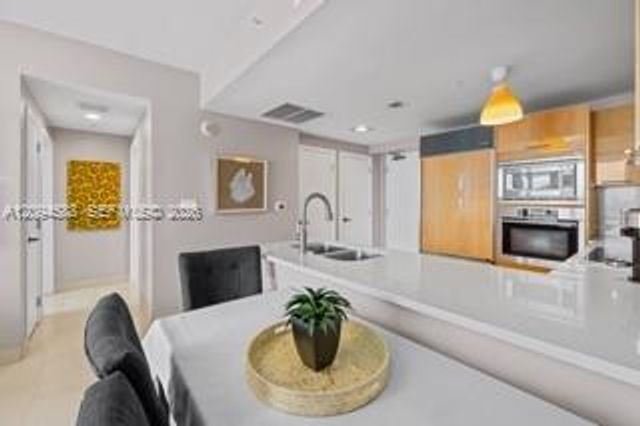 6799 Collins Avenue 606, Miami Beach, FL 33141