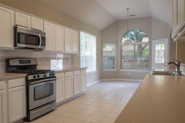 3710 Heritage Colony Drive, Missouri City, TX 77459