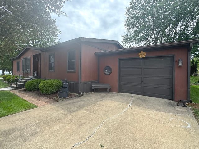 10 Maple Ridge, Manteno, IL 60950