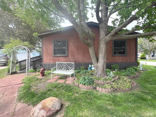 10 Maple Ridge, Manteno, IL 60950