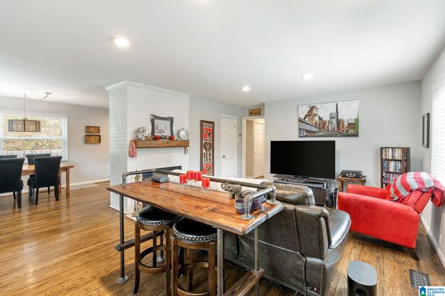 1322 CRESTHILL ROAD, Birmingham, AL 35213