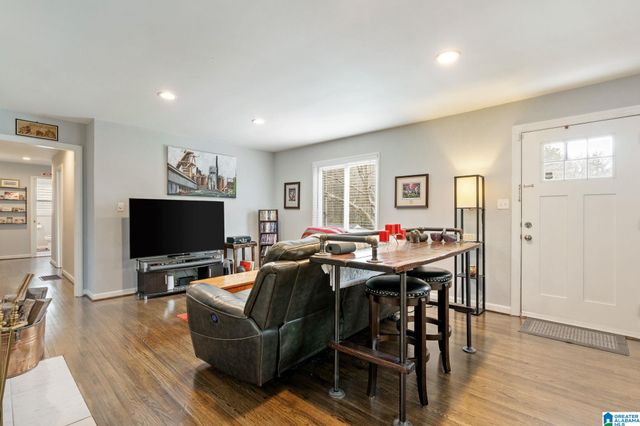 1322 CRESTHILL ROAD, Birmingham, AL 35213