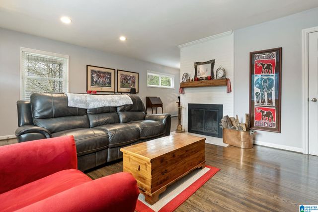 1322 CRESTHILL ROAD, Birmingham, AL 35213