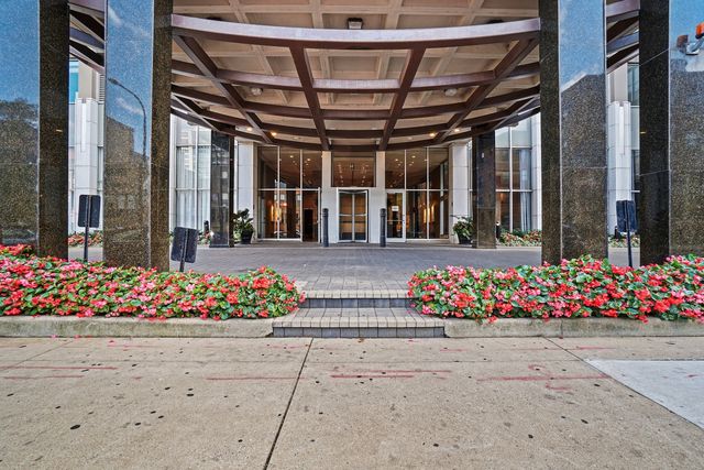 655 W Irving Park Road 1609, Chicago, IL 60613