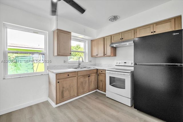 2423 Jeffcott Street 2423, Fort Myers, FL 33901