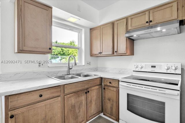 2423 Jeffcott Street 2423, Fort Myers, FL 33901