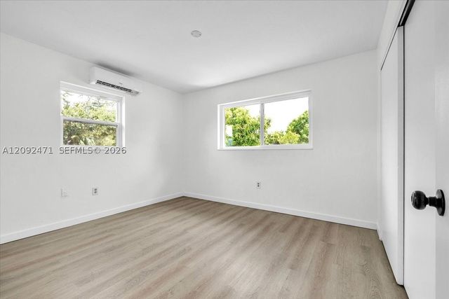 2423 Jeffcott Street 2423, Fort Myers, FL 33901