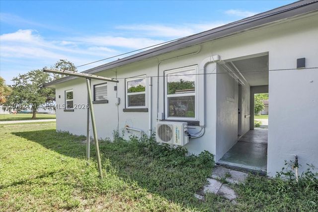 2423 Jeffcott Street 2423, Fort Myers, FL 33901