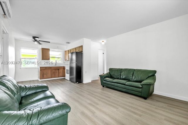 2423 Jeffcott Street 2423, Fort Myers, FL 33901