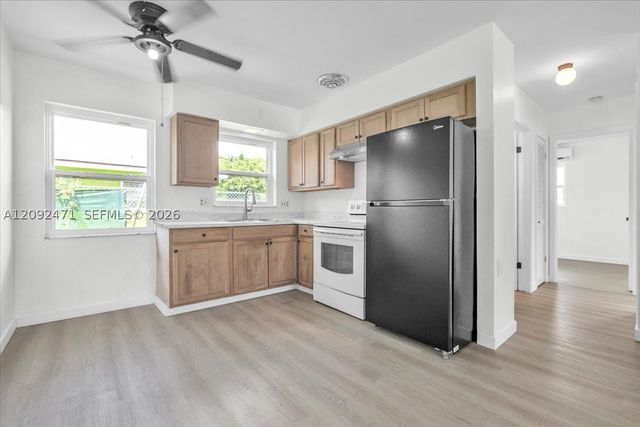 2423 Jeffcott Street 2423, Fort Myers, FL 33901