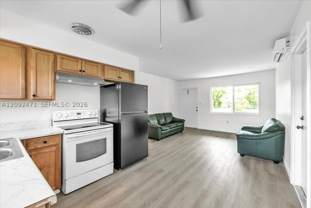 2423 Jeffcott Street 2423, Fort Myers, FL 33901