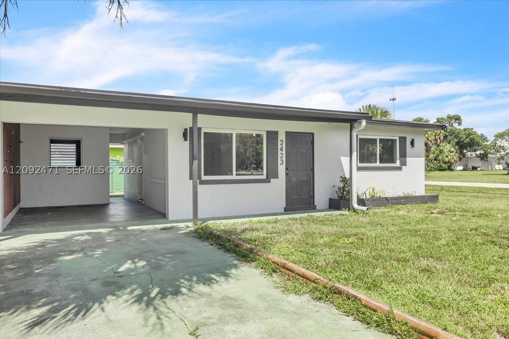 2423 Jeffcott Street 2423, Fort Myers, FL 33901