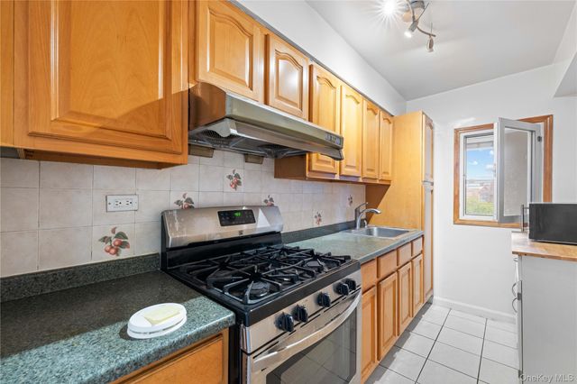 42-65 Kissena Boulevard 511, Flushing, NY 11355