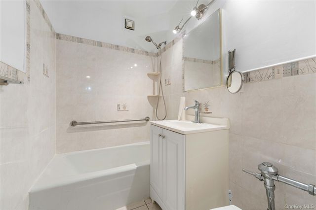 42-65 Kissena Boulevard 511, Flushing, NY 11355