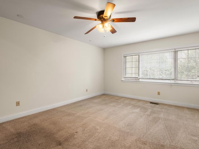 178 WINDGATE DR, Chester Springs, PA 19425