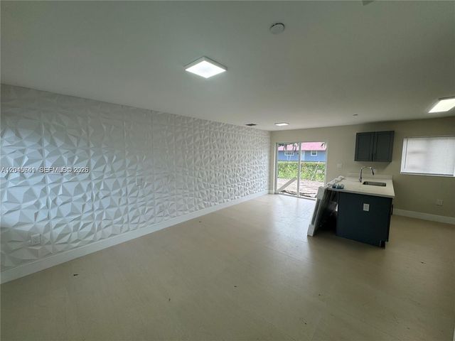 205 NW 159th Street, Miami, FL 33169