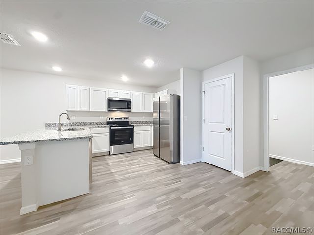 1399 W Cary Drive, Citrus Springs, FL 34434
