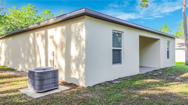 1399 W Cary Drive, Citrus Springs, FL 34434