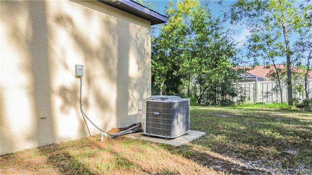 1399 W Cary Drive, Citrus Springs, FL 34434
