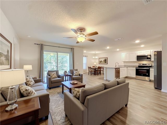 1399 W Cary Drive, Citrus Springs, FL 34434