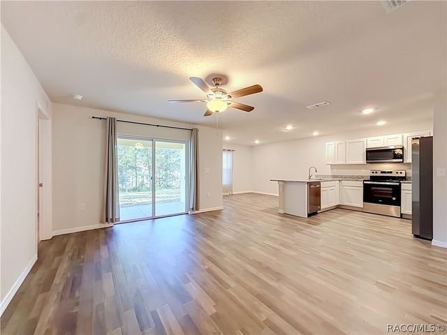 1399 W Cary Drive, Citrus Springs, FL 34434