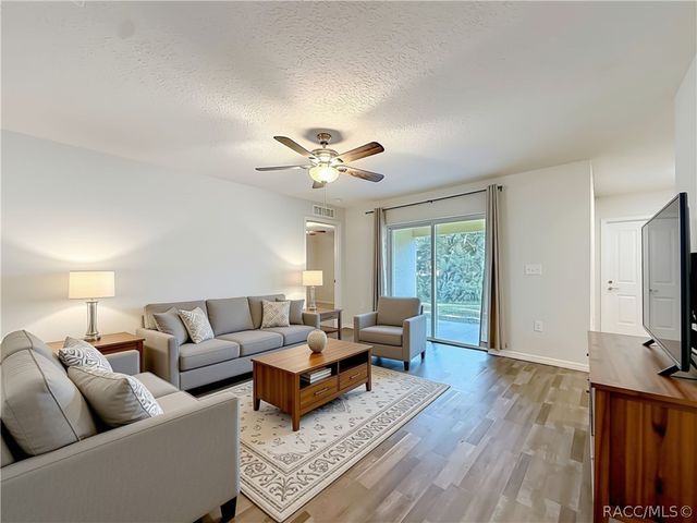 1399 W Cary Drive, Citrus Springs, FL 34434
