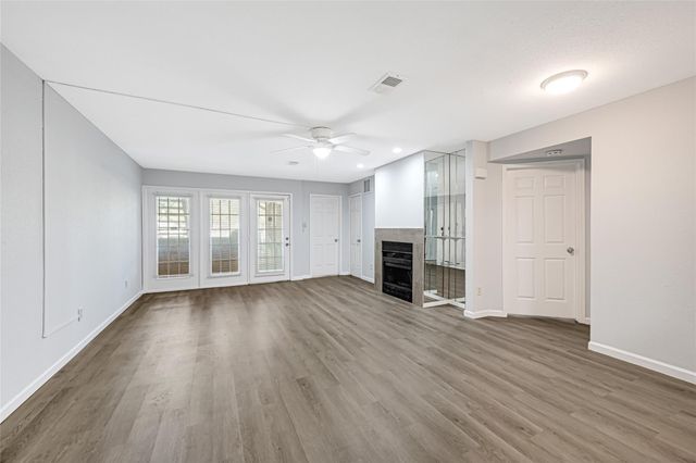 16800 Sugar Pine Drive 31, Houston, TX 77090