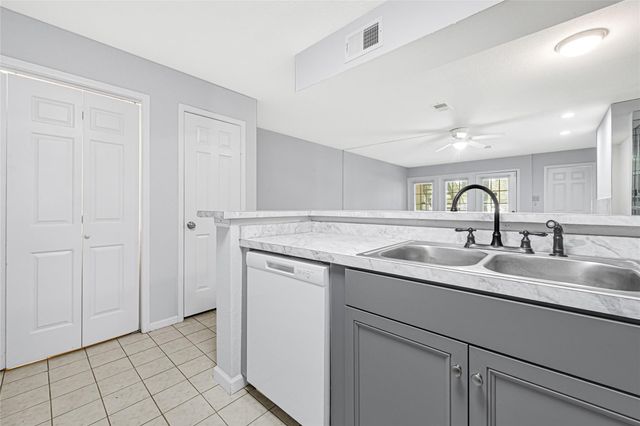16800 Sugar Pine Drive 31, Houston, TX 77090