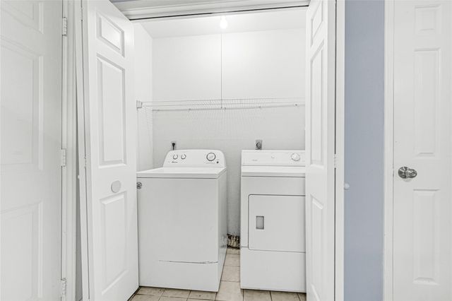 16800 Sugar Pine Drive 31, Houston, TX 77090