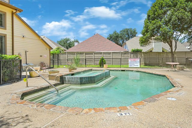 16800 Sugar Pine Drive 31, Houston, TX 77090