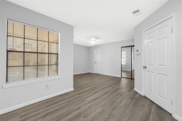 16800 Sugar Pine Drive 31, Houston, TX 77090