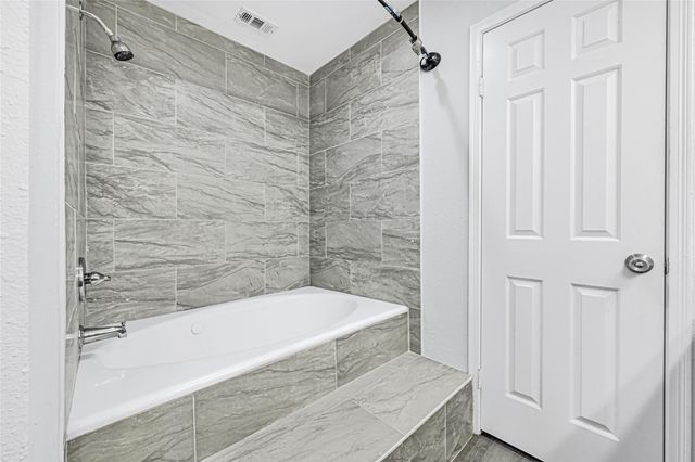 16800 Sugar Pine Drive 31, Houston, TX 77090